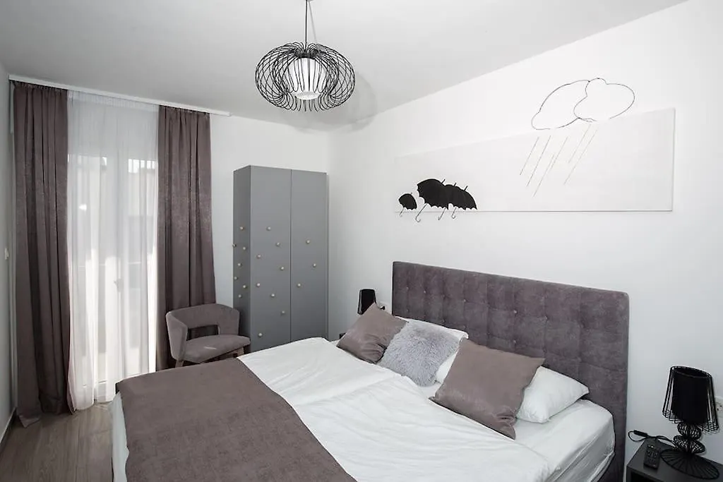 Luxury Villa Tina Moseni With Private Heated Pool Kastela