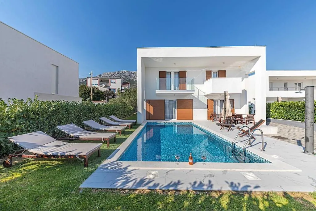 Luxury Villa Tina Moseni With Private Heated Pool Kastela Croatia