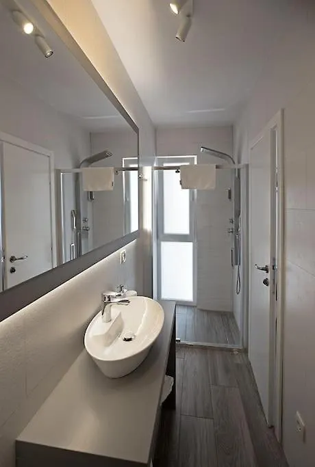 Luxury Villa Tina Moseni With Private Heated Pool Kastela