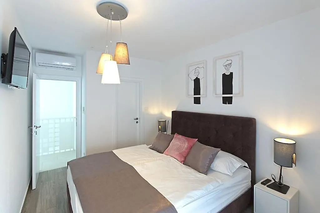 Luxury Villa Tina With Private Heated Pool Kastela